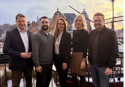 Unterst�tzen die Kandidatur, vl: Georg Gerdes (MIT), Ferhat Asi (FDP), Kandidatin Sabrina Wendt, Andrea Plock (CDU), Andreas Thomas (CDU)