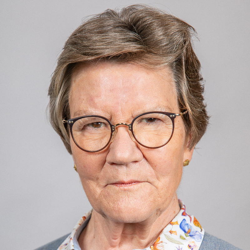 Dr.  Christel Otte